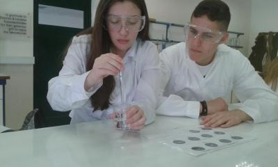 Εργαστήρια Χημείας - Μελέτη Χημικών Αντιδράσεων