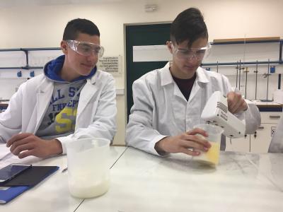 Βιωματικά εργαστήρια φυσικών επιστημών - Πειράματα με φυσικά υλικά
