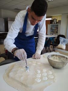 Βιωματική εκπαίδευση στο εργαστήριο Τεχνολογίας Τροφίμων – παραδοσιακά Αρμένικα γεμιστά ζυμαρικά